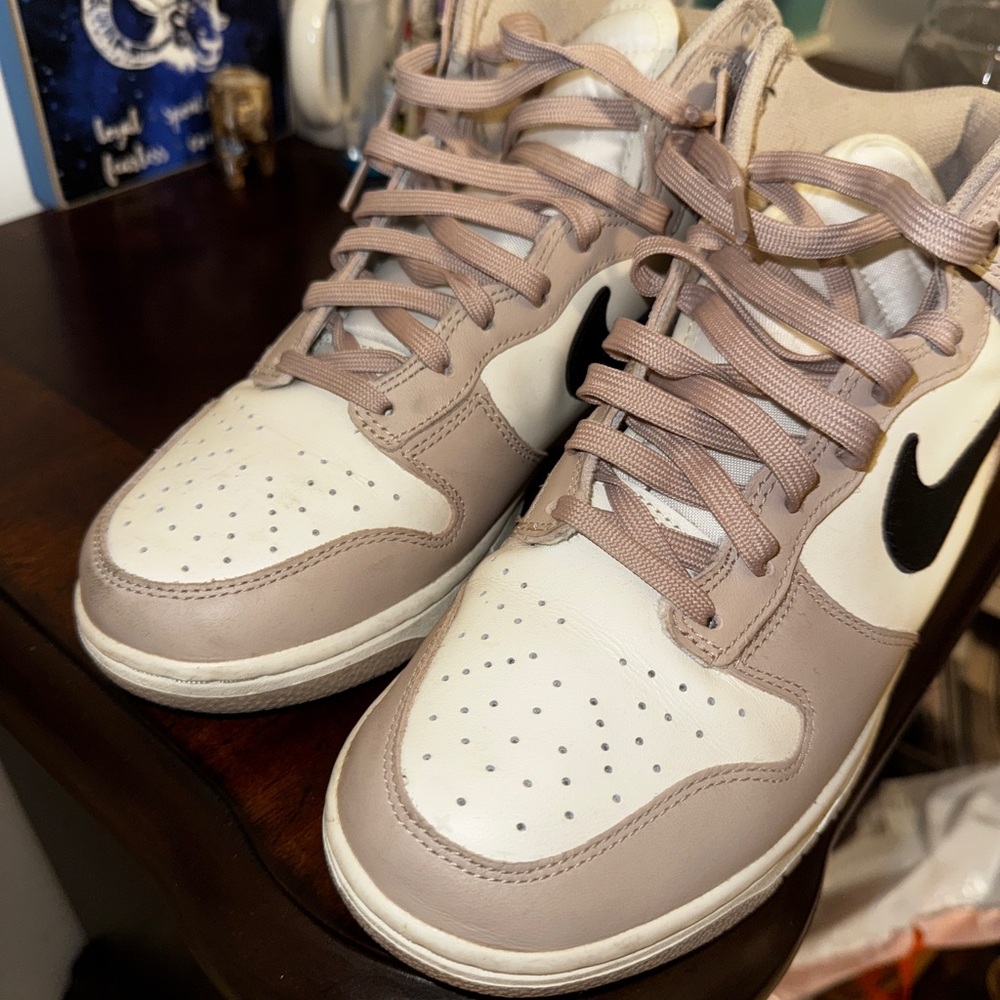 Nike Women's Sneakers in Cream and Tan